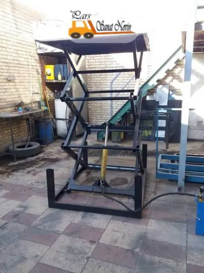 میز هیدرولیک برقی